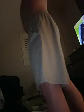 Snapshot of pussyaddict21 chatting on February 27, 4:35 am pussyaddict21 online show from February 27, 4:35 am