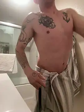 Snapshot of pussyaddict21 chatting on February 24, 12:37 pm pussyaddict21 online show from February 24, 12:37 pm