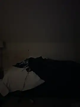 Snapshot of pussyaddict21 chatting on December 8, 6:54 am pussyaddict21 online show from December 8, 6:54 am