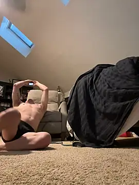 Snapshot of pussyaddict21 chatting on March 22, 10:59 pm pussyaddict21 online show from March 22, 10:59 pm