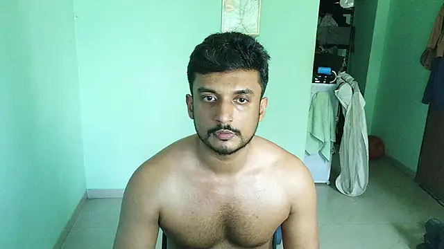 Snapshot of daringcutie chatting on May 7, 7:12 am daringcutie online show from May 7, 7:12 am
