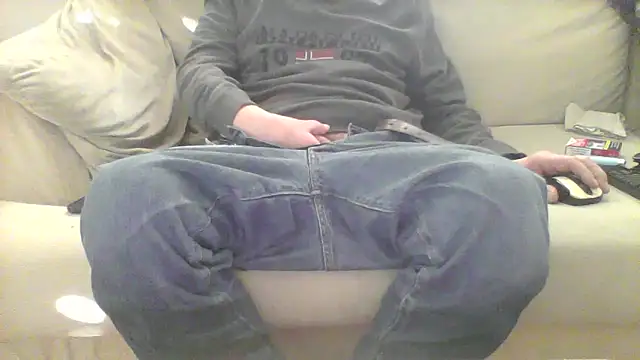 Snapshot of CastTaurus chatting on February 27, 8:47 am CastTaurus online show from February 27, 8:47 am