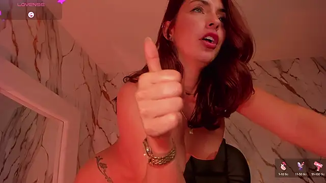 Snapshot of DannieSmith1 chatting on March 11, 1:37 am DannieSmith1 online show from March 11, 1:37 am