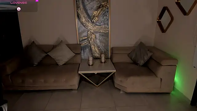 Snapshot of DannieSmith1 chatting on March 6, 3:35 am DannieSmith1 online show from March 6, 3:35 am