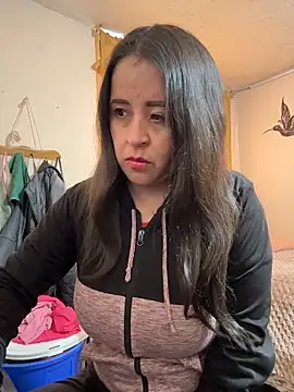 latinfemale online show from December 19, 9:17 pm