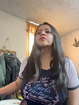 latinfemale online show from April 15, 8:20 pm