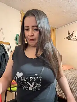 latinfemale online show from June 25, 10:37 pm
