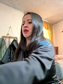 latinfemale online show from December 18, 7:07 pm