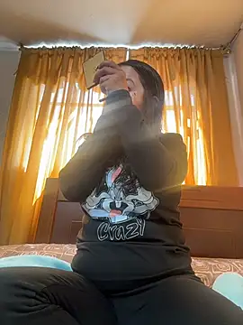 latinfemale online show from April 14, 3:17 pm