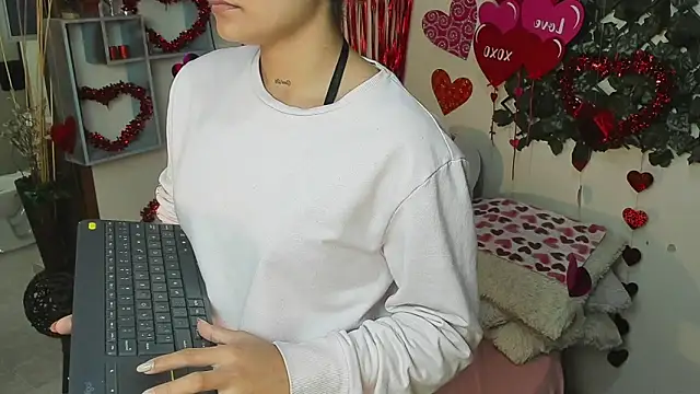 DestinyHills online show from February 14, 12:05 pm