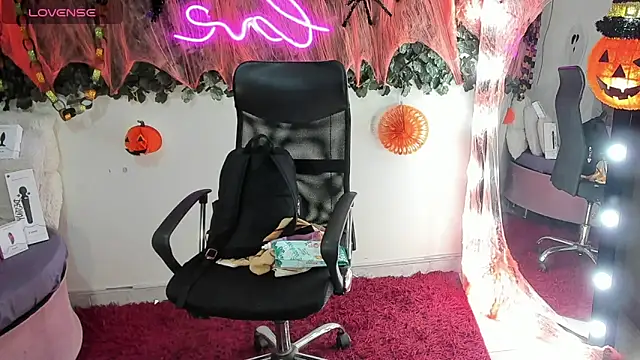 DestinyHills online show from October 20, 12:06 pm