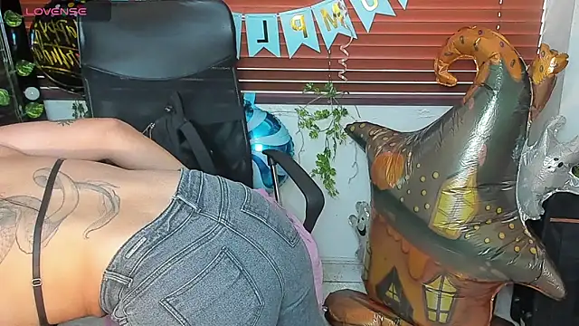 DestinyHills online show from March 23, 12:16 pm