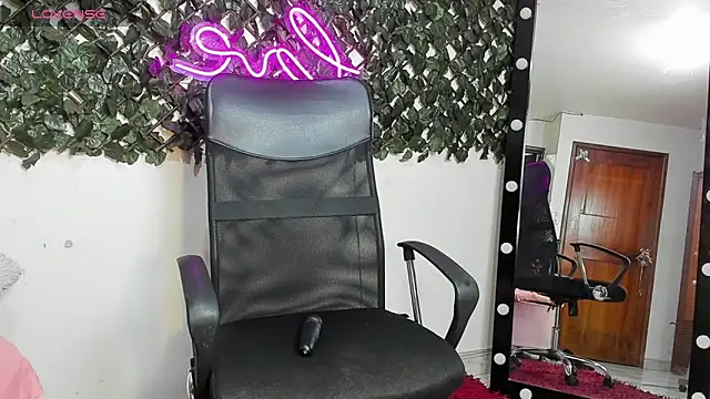 DestinyHills online show from January 15, 11:57 am