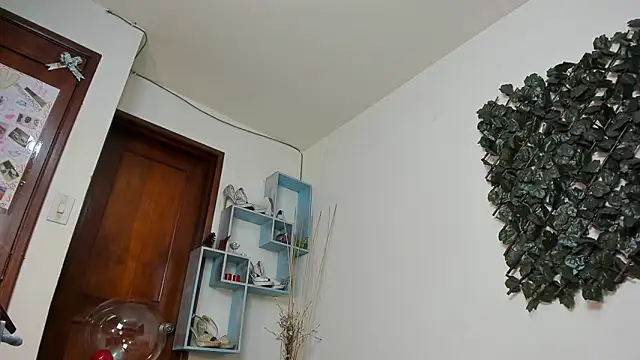 DestinyHills online show from April 1, 12:28 pm