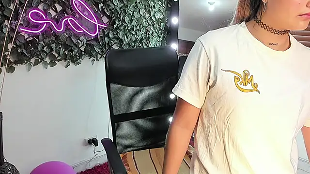 DestinyHills online show from September 18, 12:08 pm