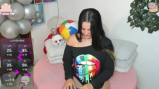 DestinyHills online show from March 11, 12:04 am