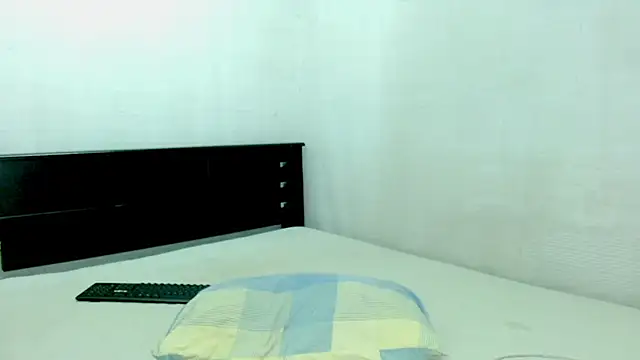 Snapshot of _Estrellita_ chatting on February 13, 5:22 pm Estrellita online show from February 13, 5:22 pm