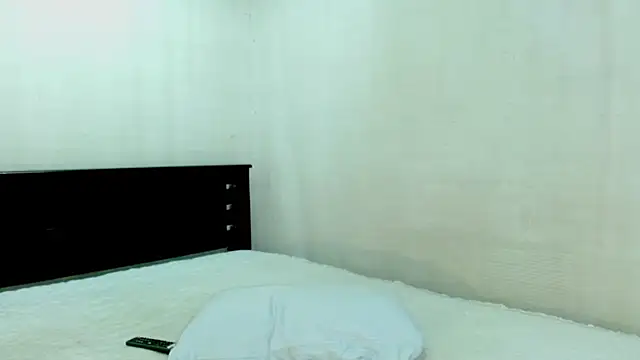 Snapshot of _Estrellita_ chatting on February 27, 6:20 pm Estrellita online show from February 27, 6:20 pm
