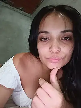 Snapshot of _Estrellita_ chatting on July 4, 10:58 pm Estrellita online show from July 4, 10:58 pm