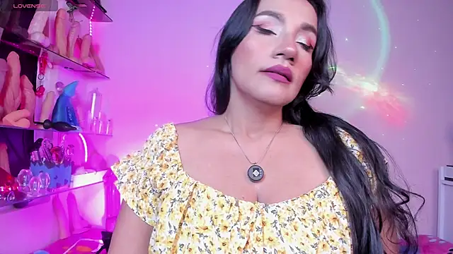 christymilkk online show from September 30, 1:55 am