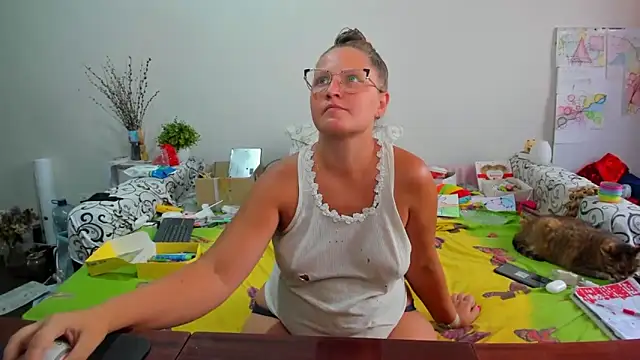 Snapshot of IamYourNarcotic chatting on September 15, 3:01 pm IamYourNarcotic online show from September 15, 3:01 pm