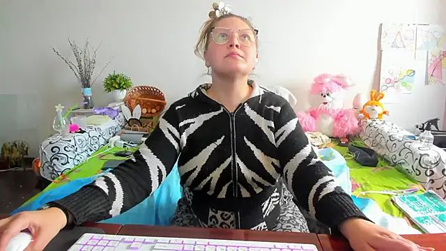 IamYourNarcotic online show from April 13, 11:36 am