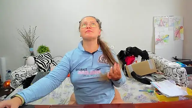 Snapshot of IamYourNarcotic chatting on December 2, 9:11 am IamYourNarcotic online show from December 2, 9:11 am