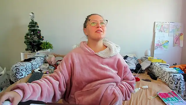 IamYourNarcotic online show from February 4, 9:04 am