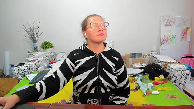 Snapshot of IamYourNarcotic chatting on November 10, 12:54 pm IamYourNarcotic online show from November 10, 12:54 pm