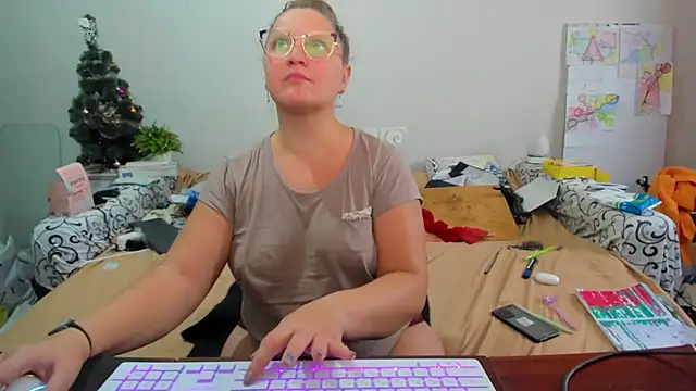 IamYourNarcotic online show from February 7, 10:23 am