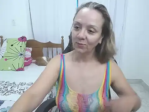 yeslluisa online show from October 16, 7:44 pm