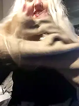 Mllesha74000 online show from February 7, 7:00 pm