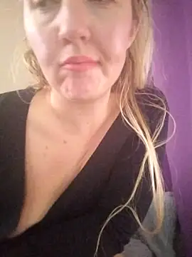 Mllesha74000 online show from January 23, 3:32 pm