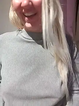 Mllesha74000 online show from February 5, 7:10 pm