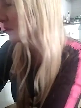 Mllesha74000 online show from November 26, 2:28 pm