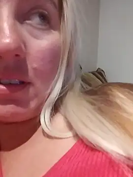 Mllesha74000 online show from November 16, 6:45 pm