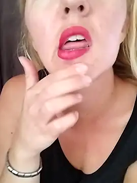 Mllesha74000 online show from September 22, 2:23 pm