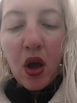 Mllesha74000 online show from February 4, 3:47 pm