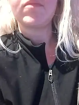 Mllesha74000 online show from January 14, 7:28 pm