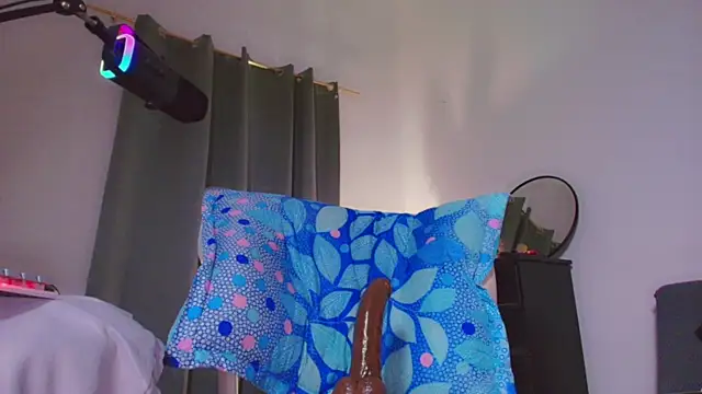 heaven puertas1 online show from April 18, 9:11 am