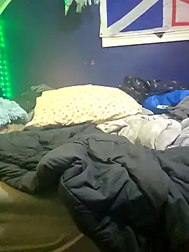 Snapshot of canadacockinme chatting on December 5, 8:13 am canadacockinme online show from December 5, 8:13 am