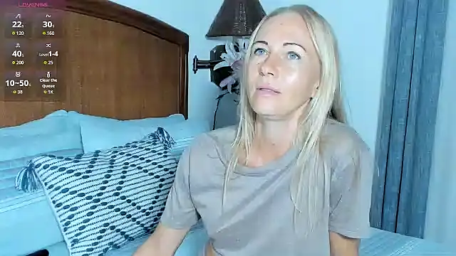 Snapshot of Christine_35 chatting on June 8, 10:49 am Christine 35 online show from June 8, 10:49 am