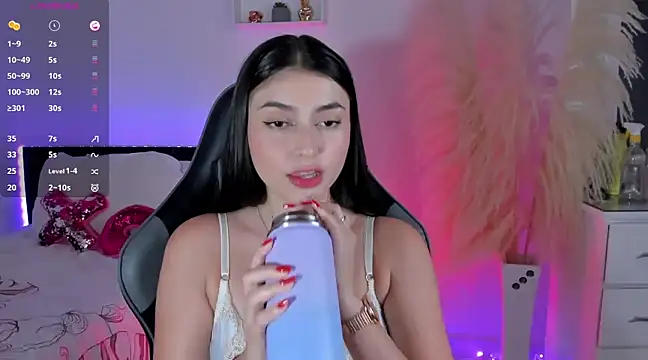 Snapshot of esmeralda_colllins chatting on January 4, 8:16 pm esmeralda colllins online show from January 4, 8:16 pm