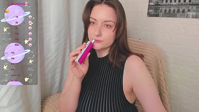 Snapshot of elise_sweet chatting on November 21, 1:04 am elise sweet online show from November 21, 1:04 am