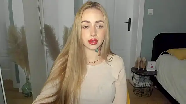 sexyCoralie online show from May 9, 6:50 am