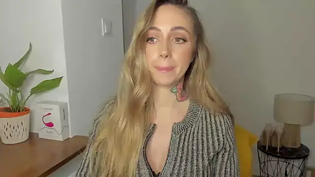 Snapshot of sexyCoralie chatting on January 25, 5:08 pm sexyCoralie online show from January 25, 5:08 pm