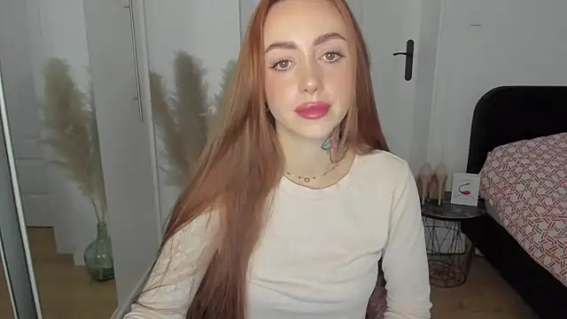 Snapshot of sexyCoralie chatting on October 30, 7:39 am sexyCoralie online show from October 30, 7:39 am