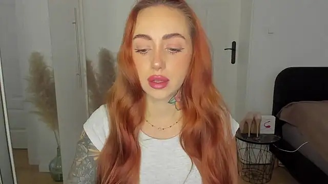 Snapshot of sexyCoralie chatting on November 26, 7:41 am sexyCoralie online show from November 26, 7:41 am