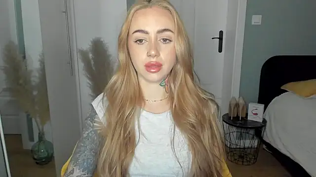 sexyCoralie online show from April 10, 6:53 am