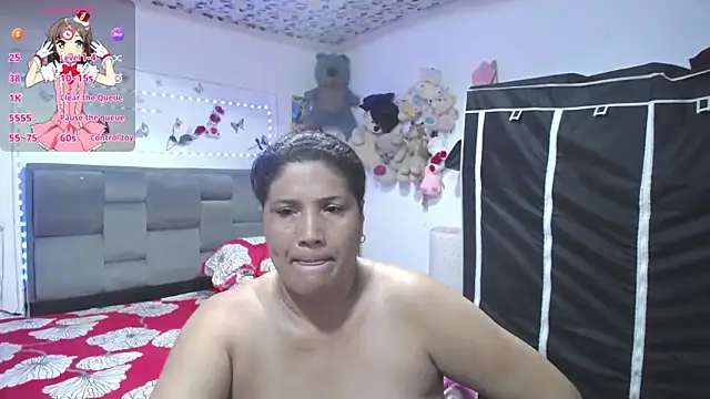 Snapshot of Sharloth_milf chatting on June 10, 9:38 pm Sharloth milf online show from June 10, 9:38 pm